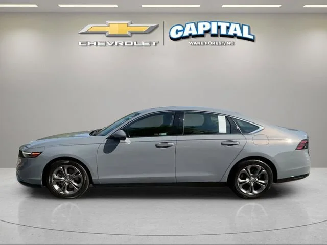 Used 2023 Gray Honda EX-L image 2