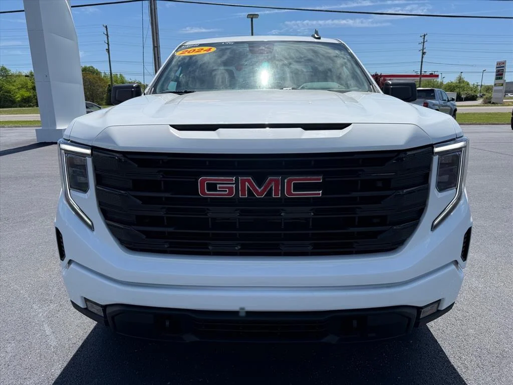 Used 2024 Summit White Gaz GMC Elevation image 3