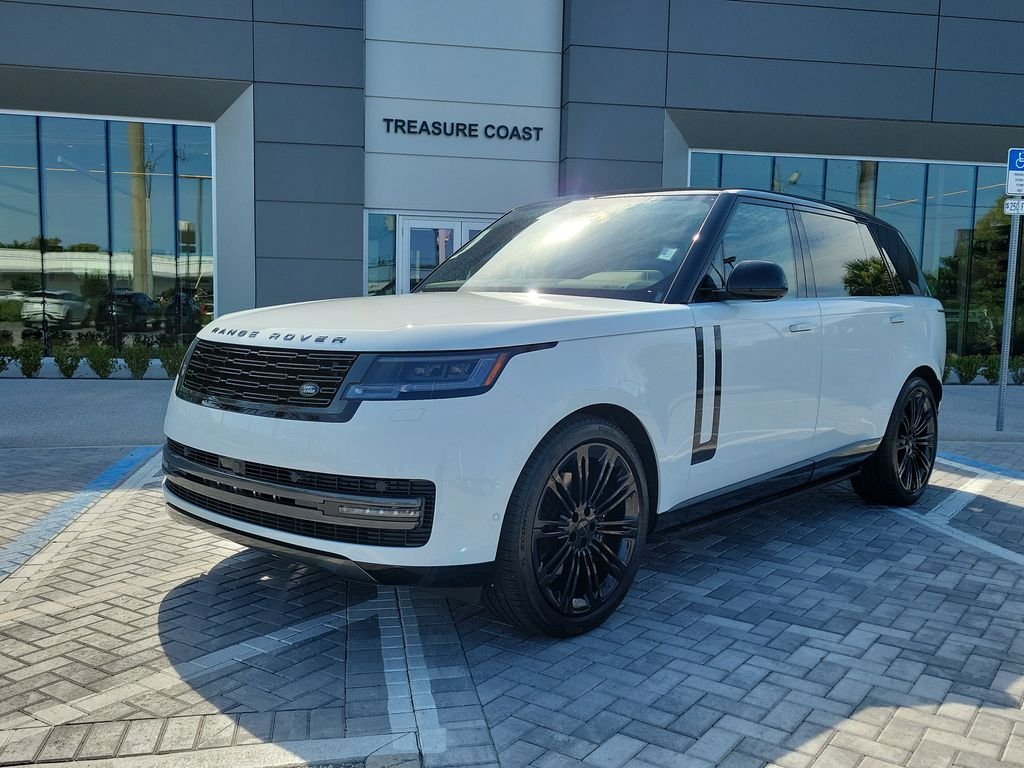 New 2026 Fuji White Land Rover SE image 1