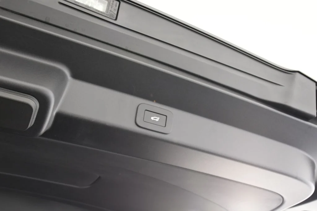 New 2026 Carpathian Gry Land Rover Dynamic SE image 24