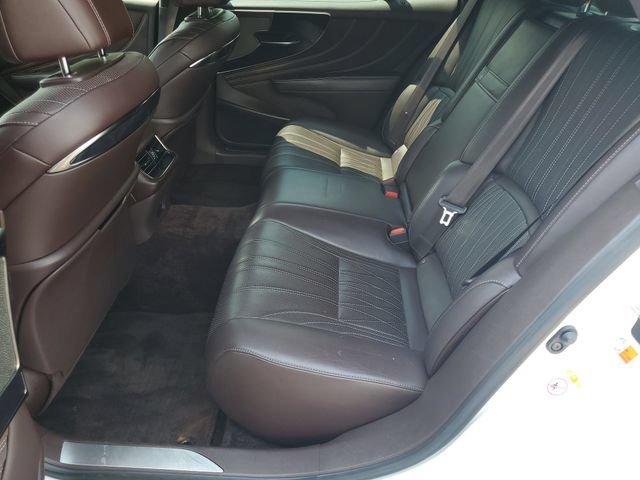 Used 2018 White Lexus LS 500 image 11