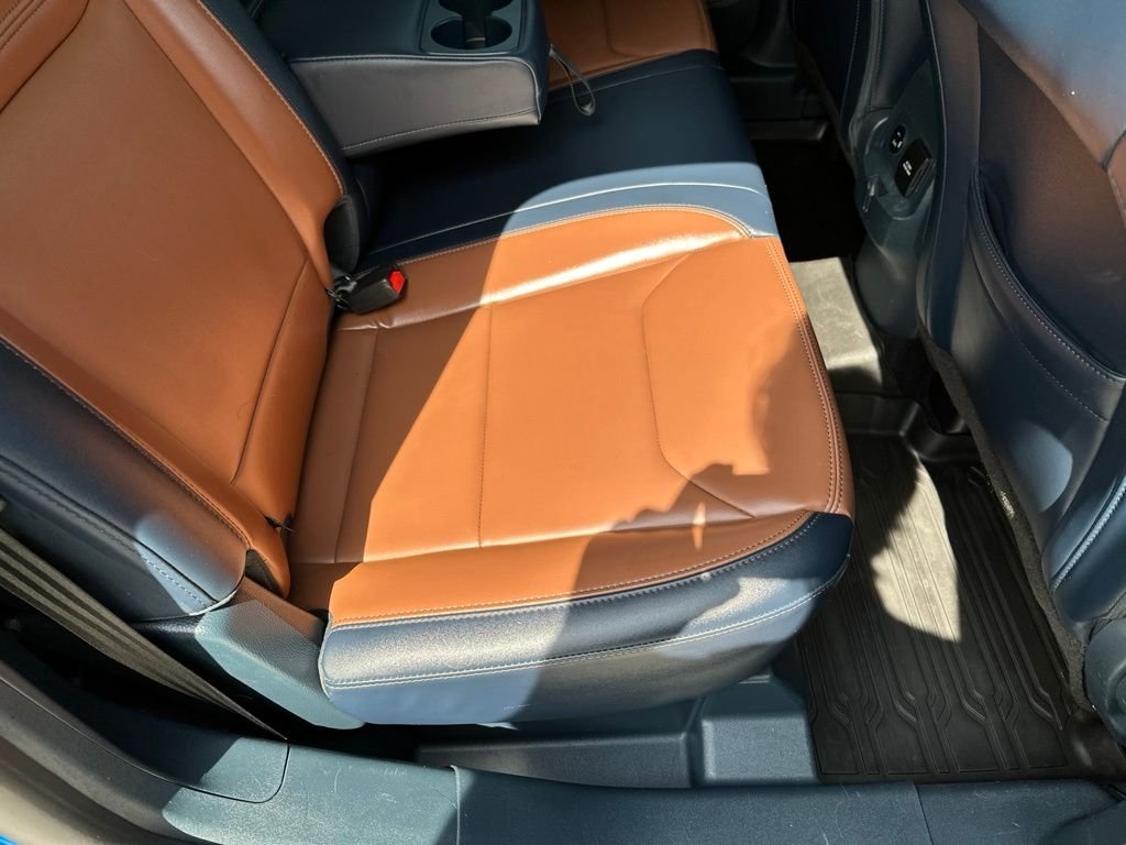 Used 2022 Blue Ford Lariat image 18