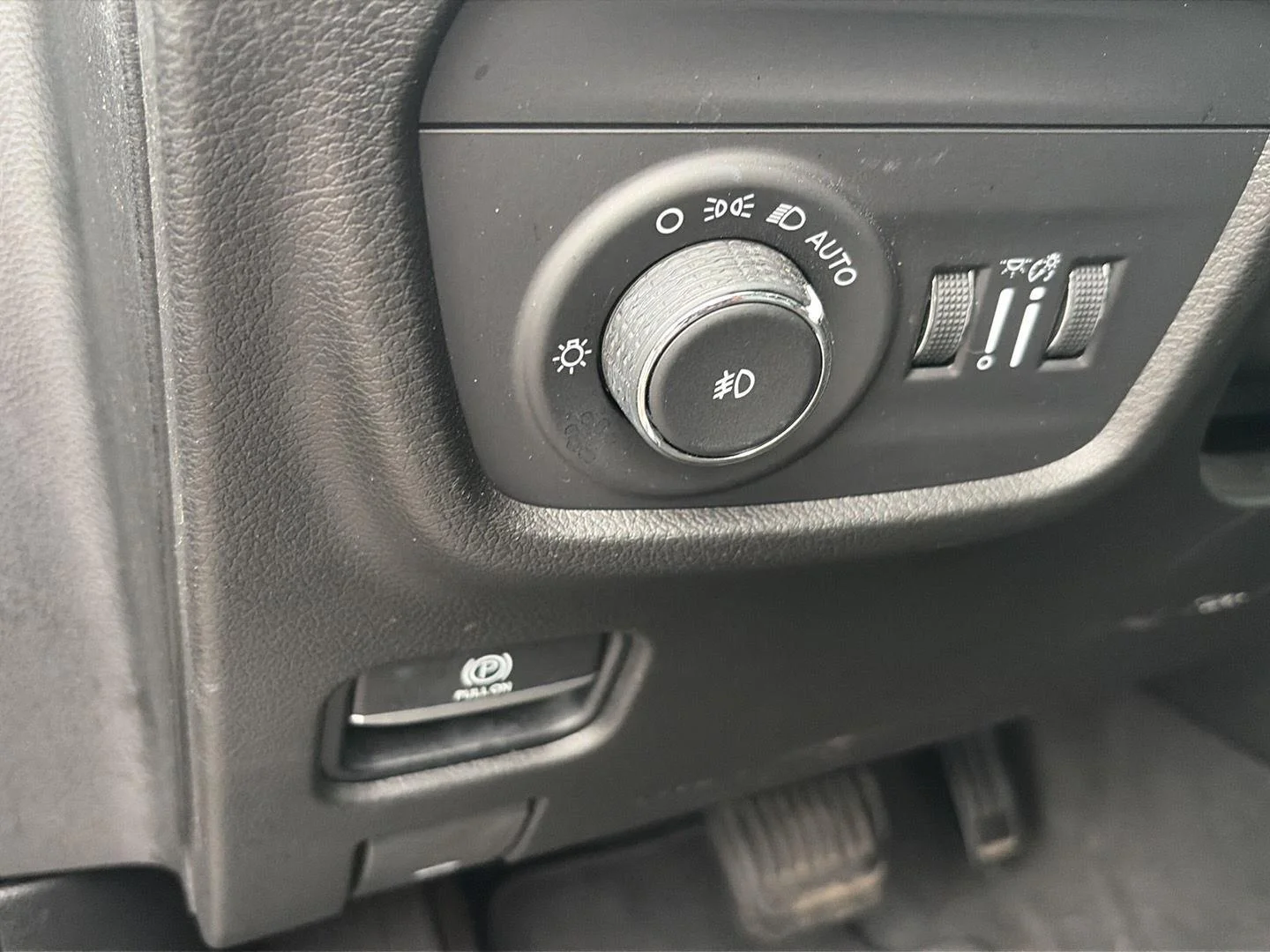 Used 2021 Baltic Gray Metallic Clearcoat Jeep Overland image 12