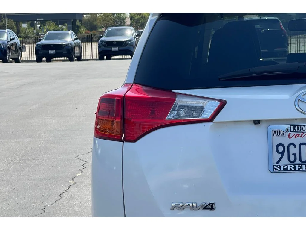 Used 2013 Blizzard Pearl Toyota Limited image 14