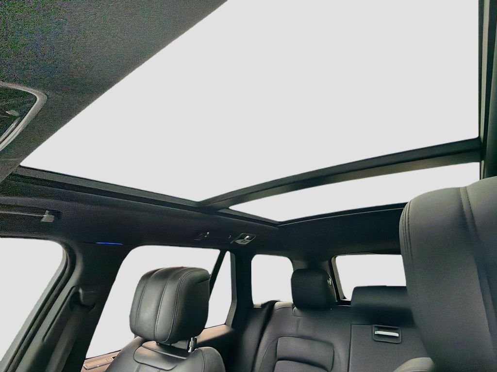 Used 2020 Black Land Rover HSE image 23