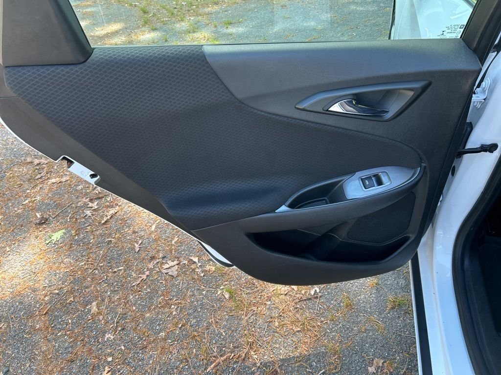 Used 2023 White Chevrolet LT image 25