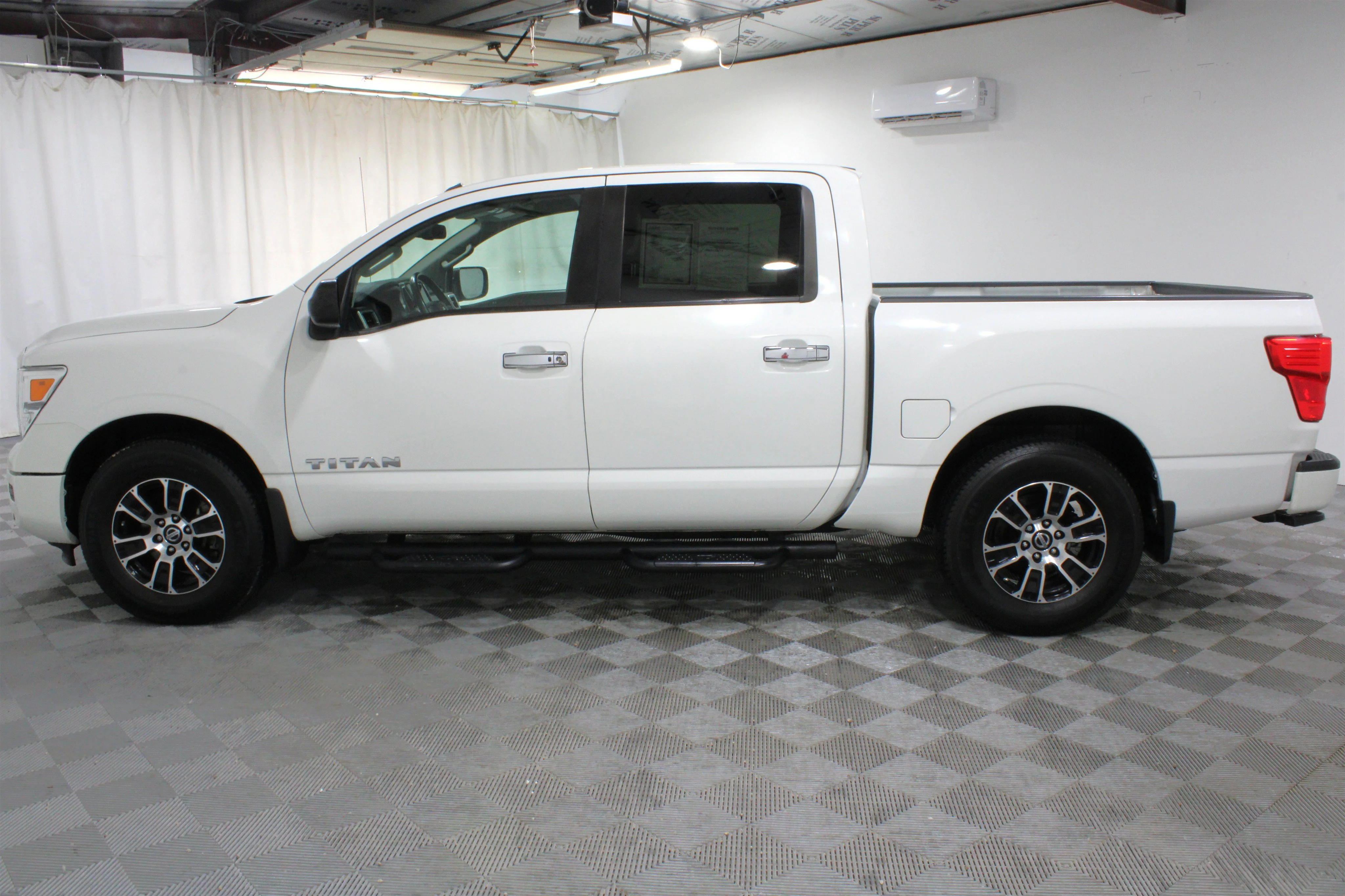 2021 Nissan Titan SV - Photo 29