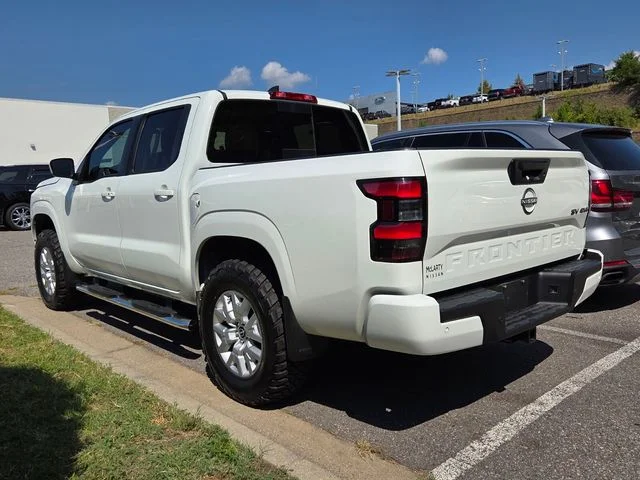 Used 2023 White Nissan SV image 3