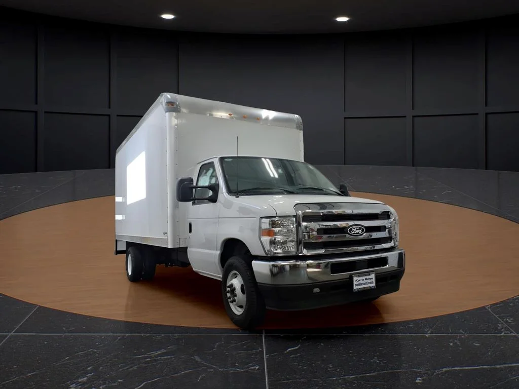 2026 Ford E-Series DRW E-450 Super Duty 158 in WB's photo
