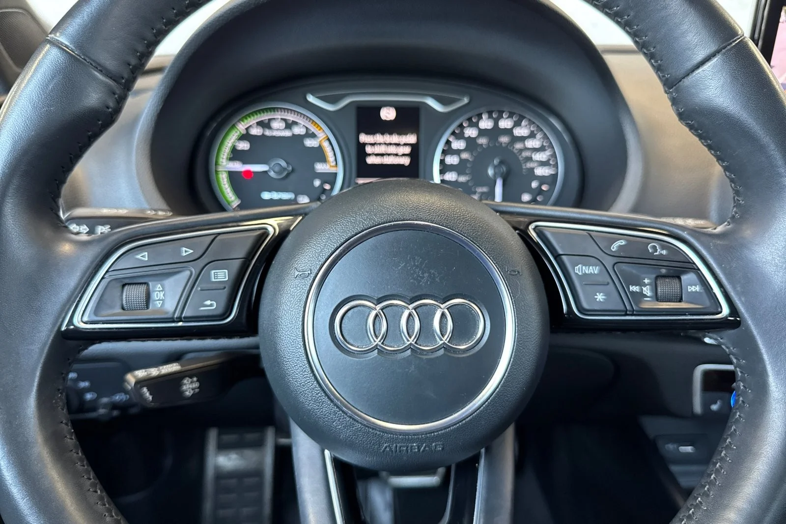 Used 2018 WHITE METALLIC Audi Premium image 22