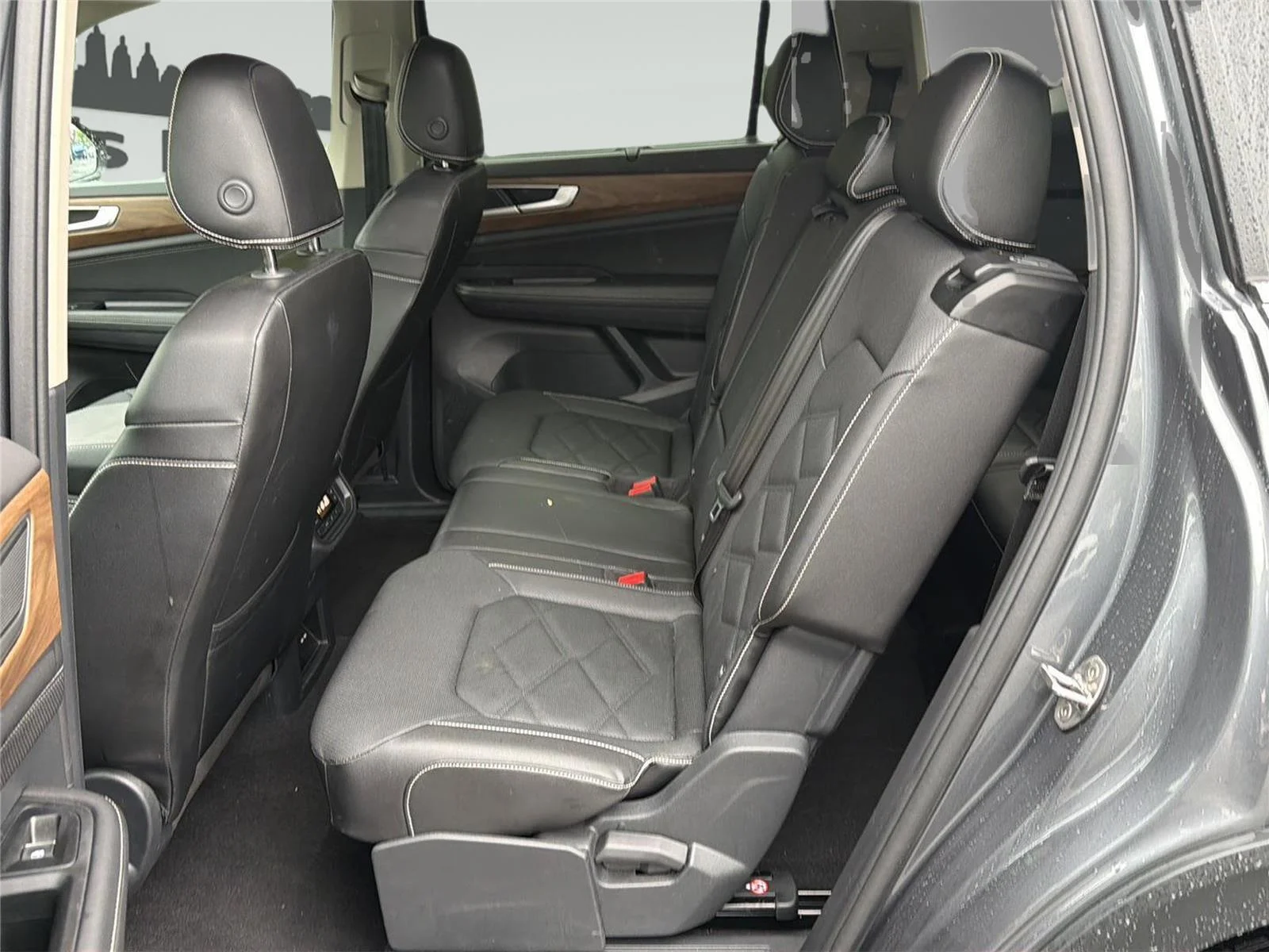 2025 Volkswagen Atlas SE w/Tech - Photo 28