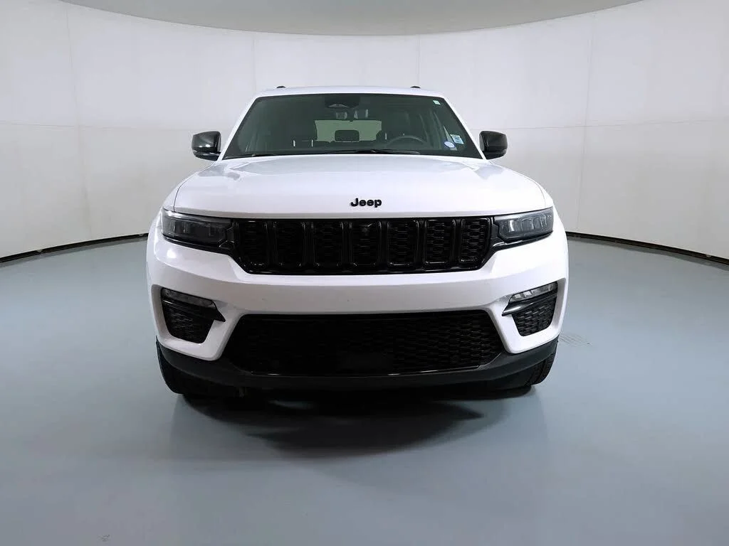 Certified Used 2024 White/off-white Jeep Limited image 7
