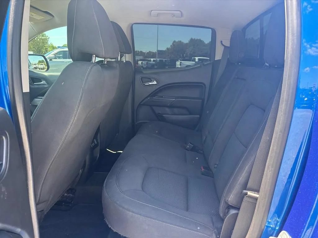 Used 2018 KINETIC BLUE METALLIC Chevrolet 4WD LT image 12