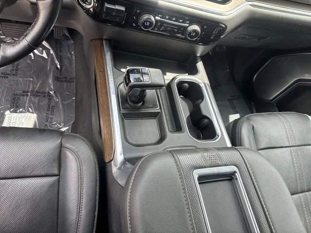 Used 2022  Chevrolet High Country image 24