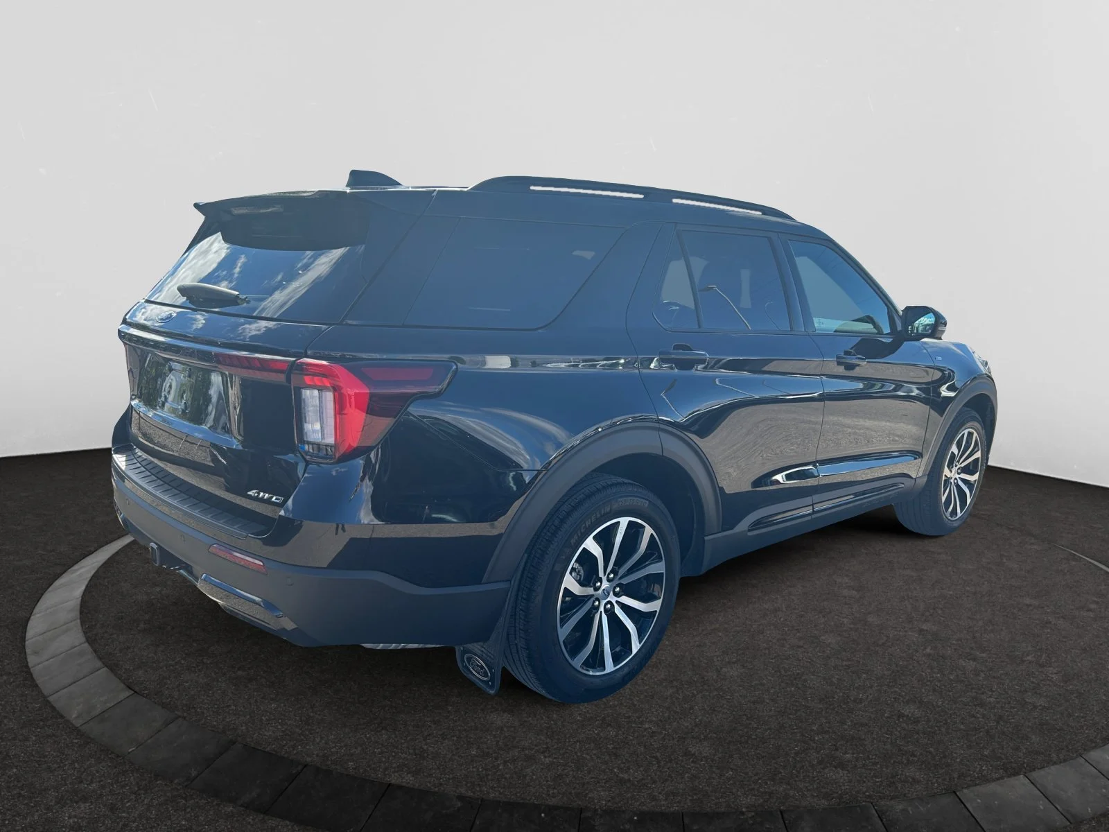 Used 2025  Ford ST-LINE 4WD Low Kms image 5