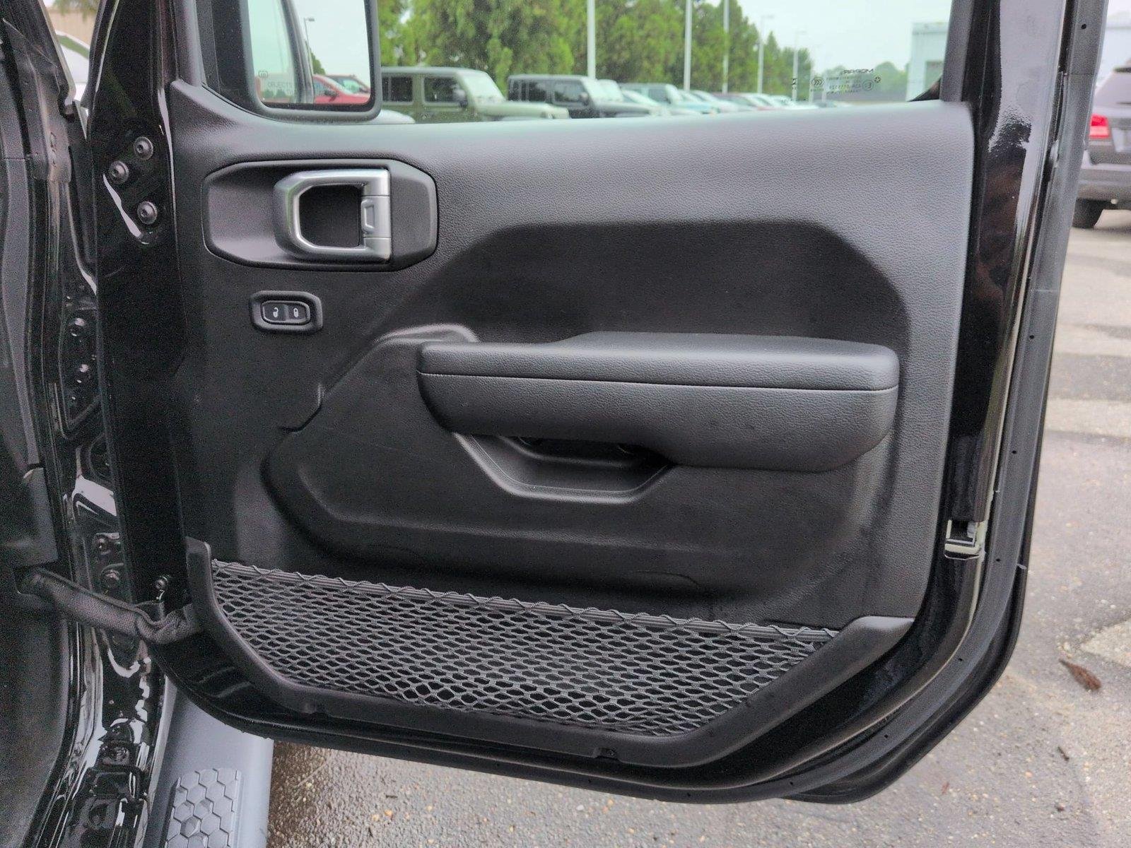 Used 2024 Black Clearcoat Jeep Sport S image 33
