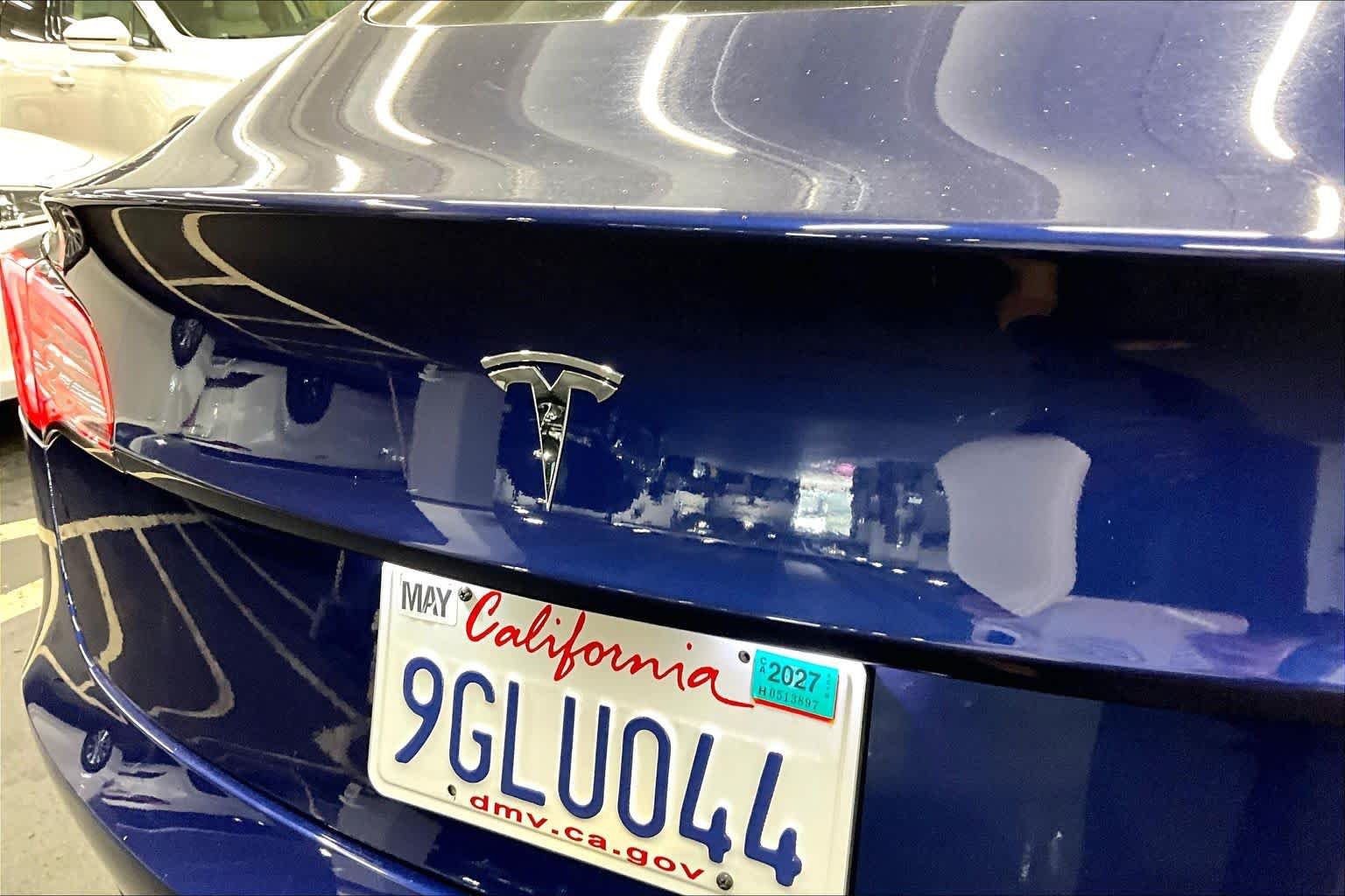 Used 2023 Deep Blue Metallic Tesla  image 9