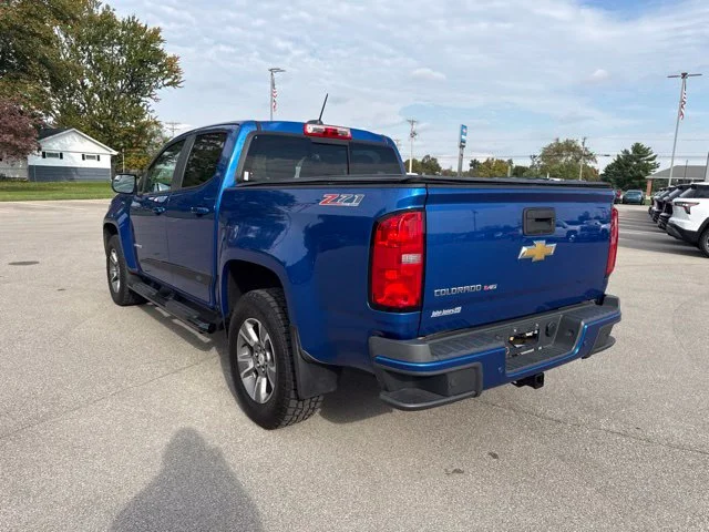 Used 2020 Blue Metallic Chevrolet Z71 image 23