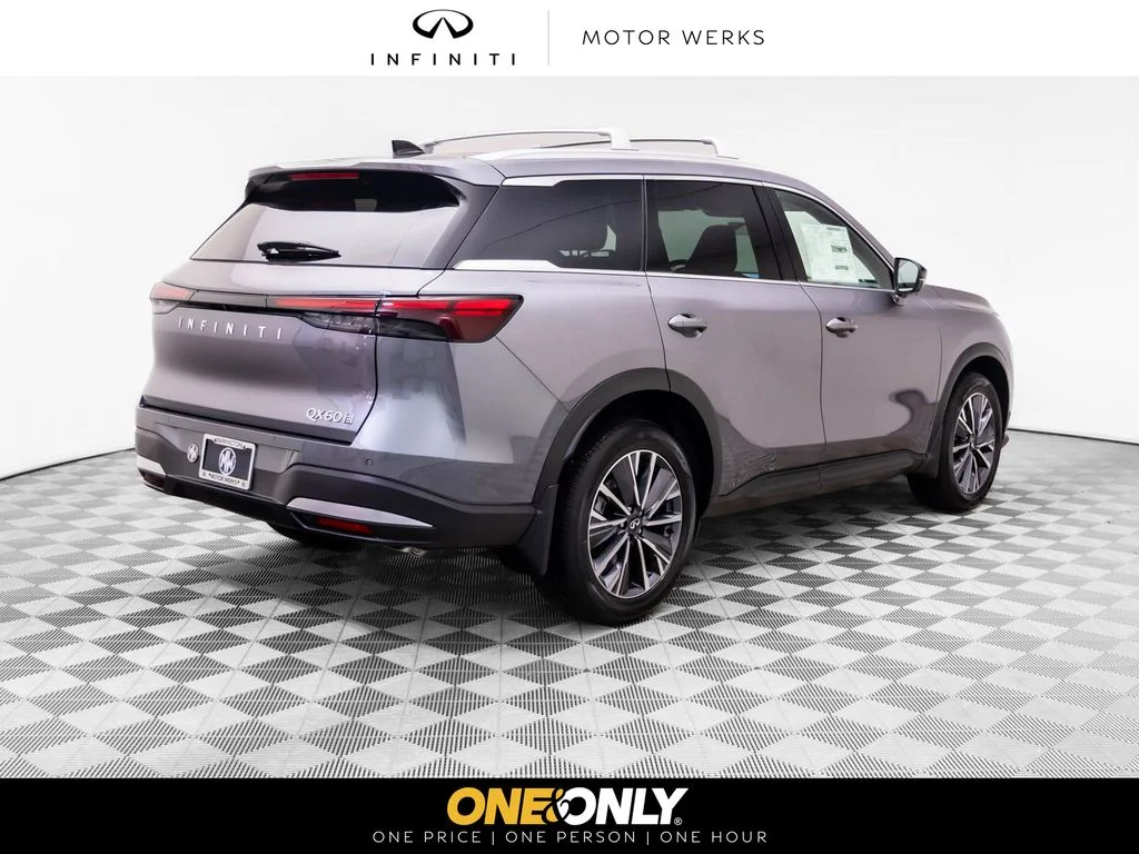 New 2027 GRAPHITE SHADOW INFINITI Luxe AWD image 5