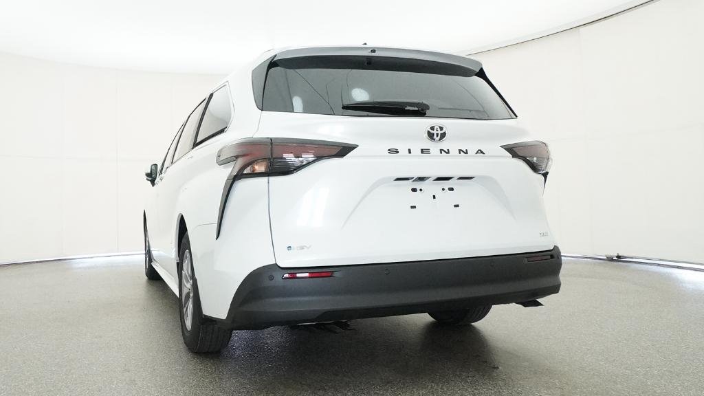 New 2026 Wind Chill Pearl Toyota XLE image 36