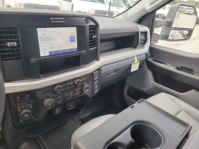 New 2027 Oxford White Ford XL image 19