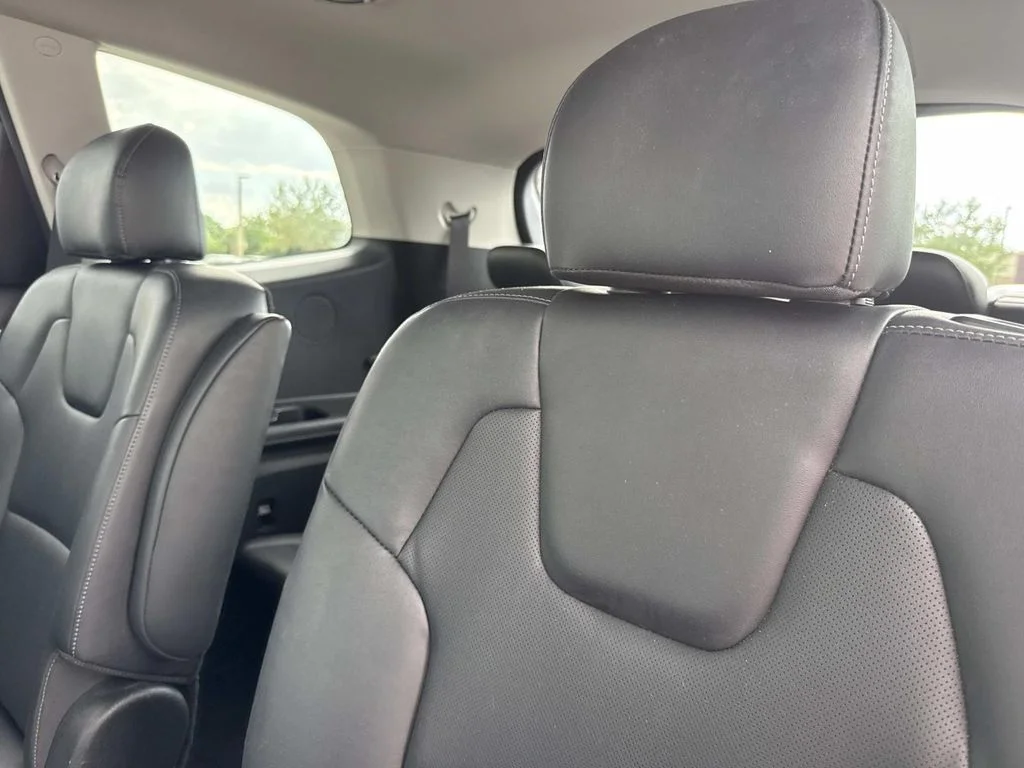Used 2023 Black Kia S image 15