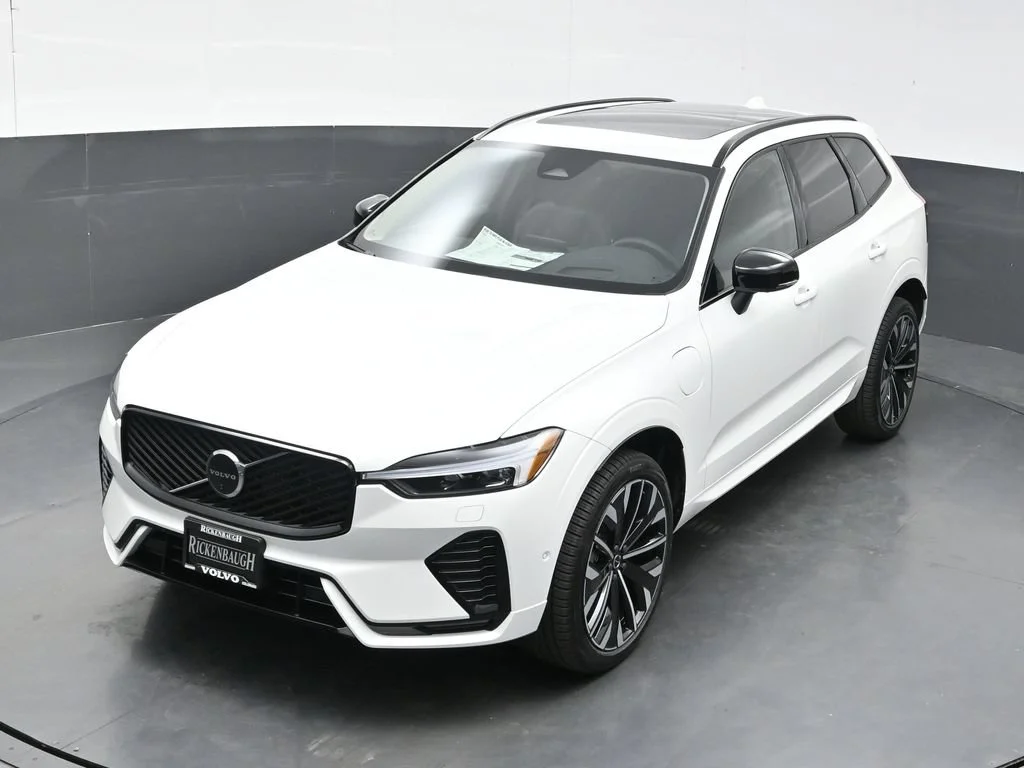 New 2027 Crystal White Volvo T8 Ultra image 32