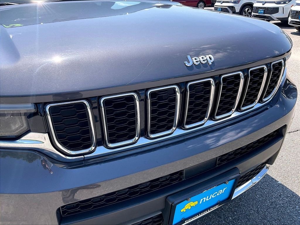 Used 2023 Baltic Gray Metallic Clearcoat Jeep Limited image 30