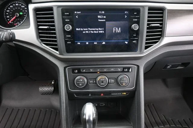 Used 2019 Gray Volkswagen 3.6L V6 SE image 24