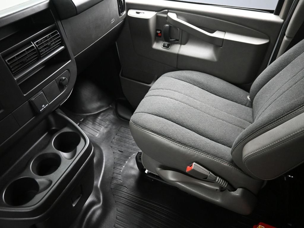 Used 2024 White GMC Work Van image 14
