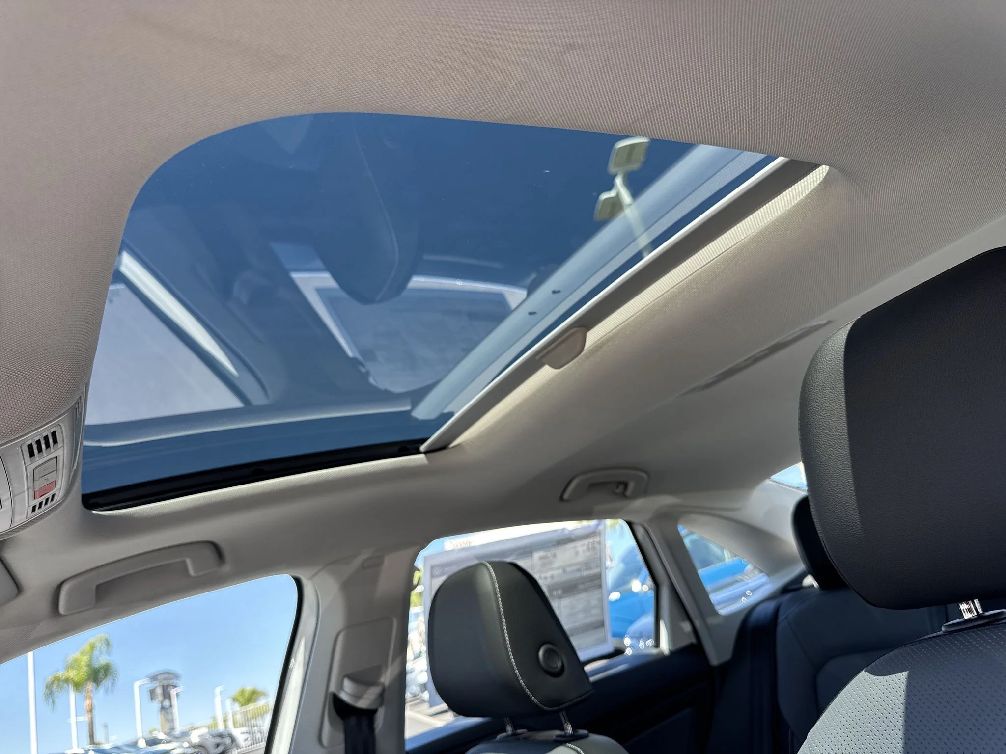 New 2026 Opal White Pearl Volkswagen SEL image 29