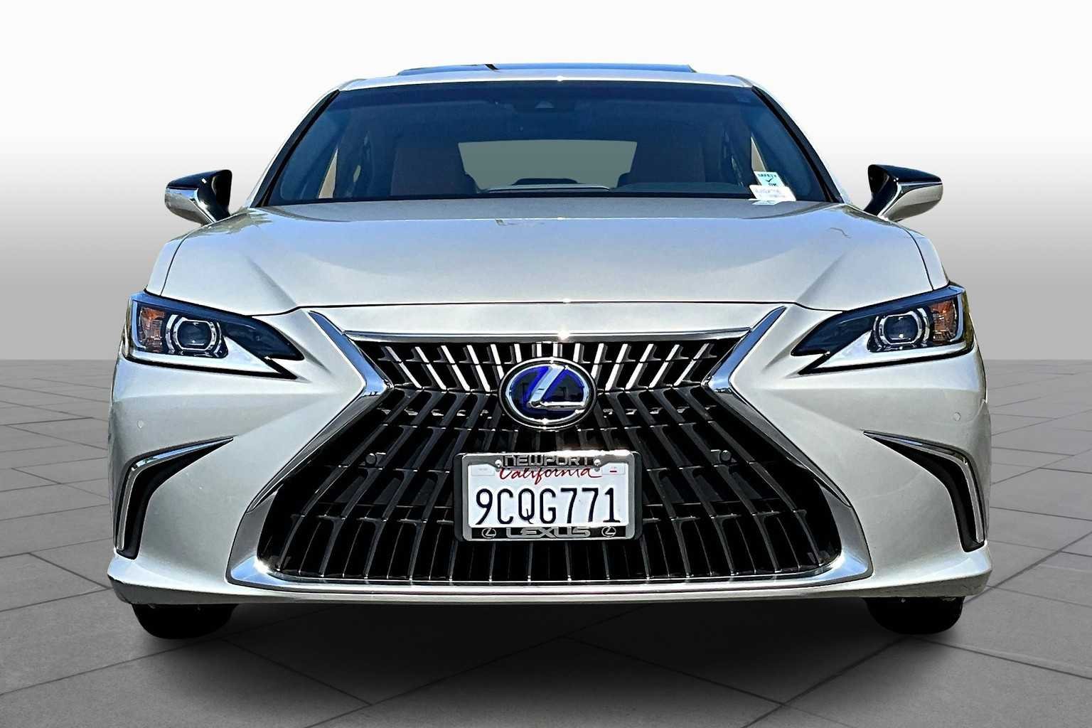 Certified Used 2022 MOONBEAM BEIGE MET. Lexus  image 3
