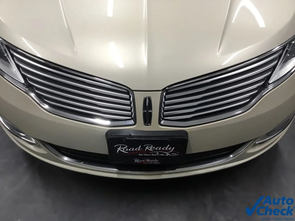 Used 2015 Silver Lincoln Base image 19