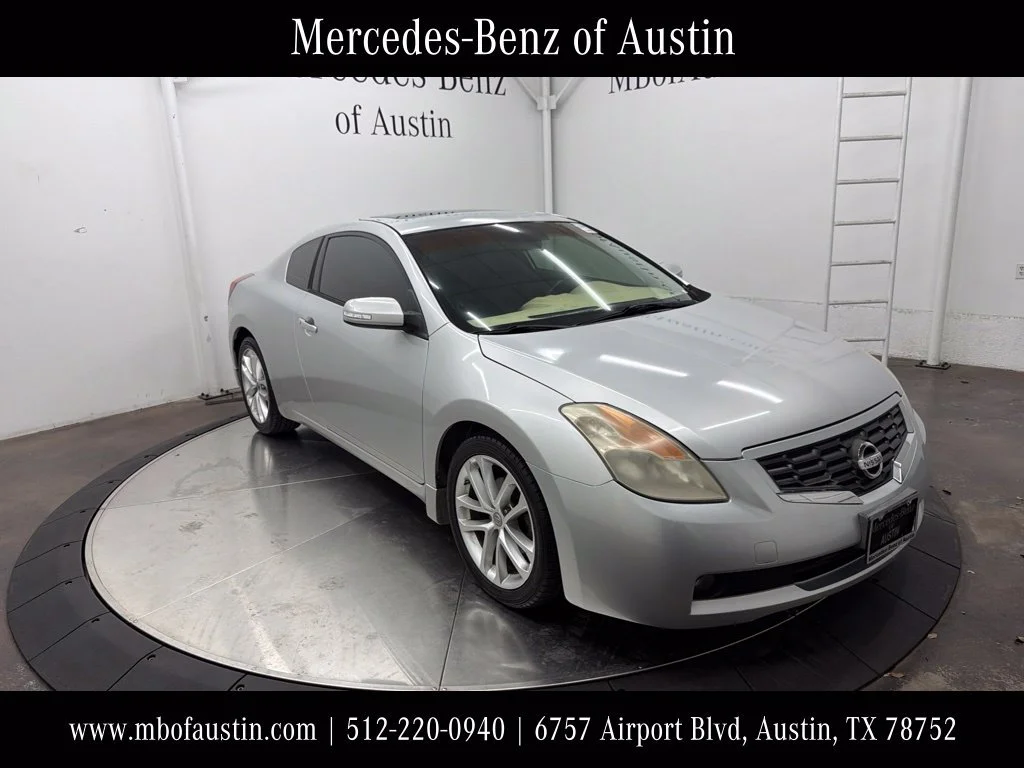 Used 2009 Silver Nissan 3.5 SE image 1