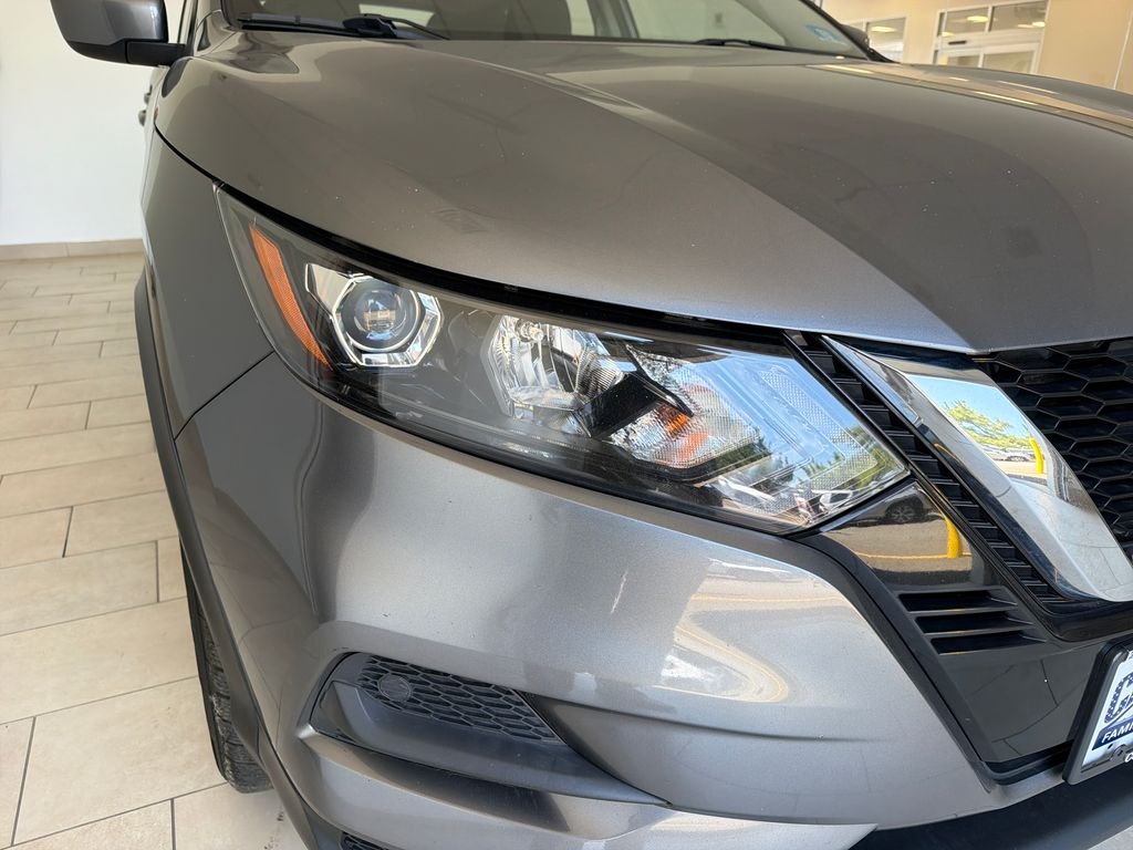 Used 2020 Gun Metallic Nissan S image 9