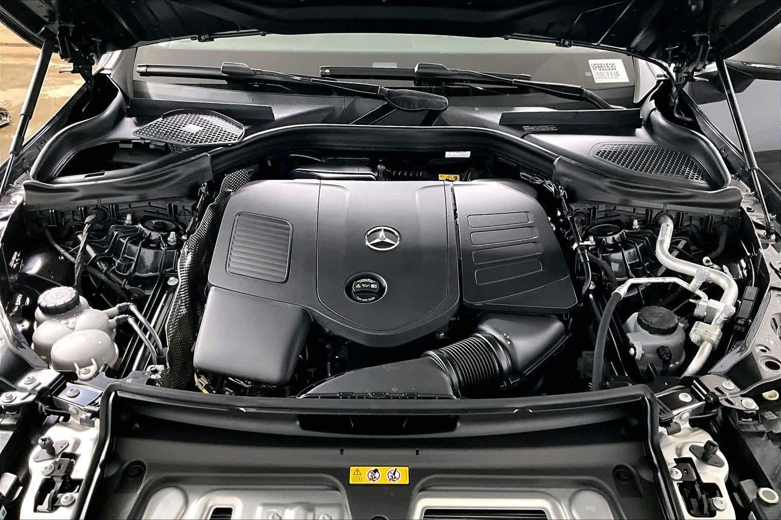 New 2027 Graphite Grey Metallic Mercedes-Benz GLC 300 image 15