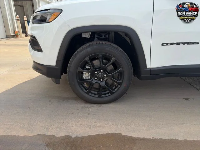 New 2026 White Jeep Latitude image 25
