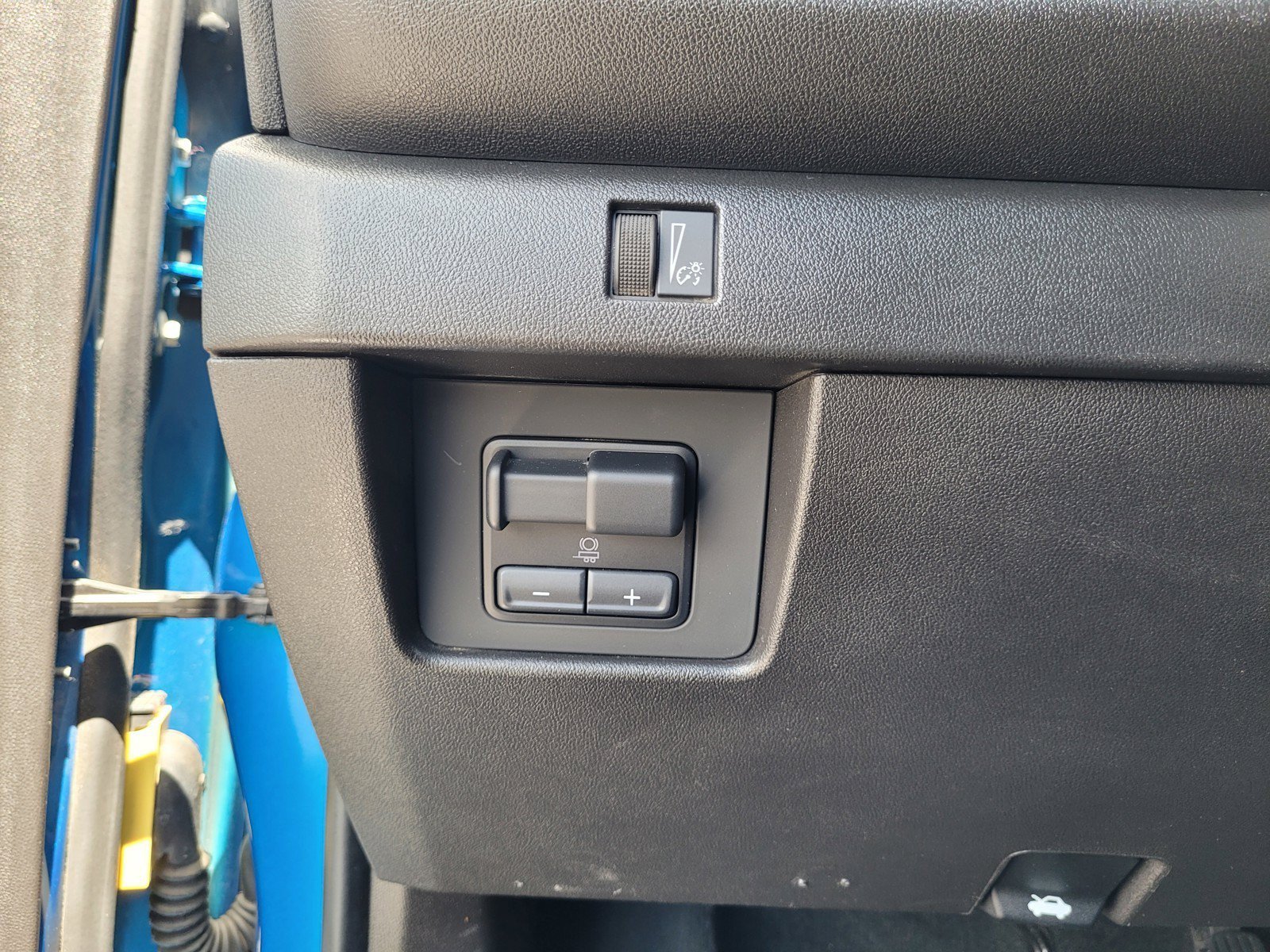 Used 2023 Glacier Blue Metallic Chevrolet Trail Boss image 25