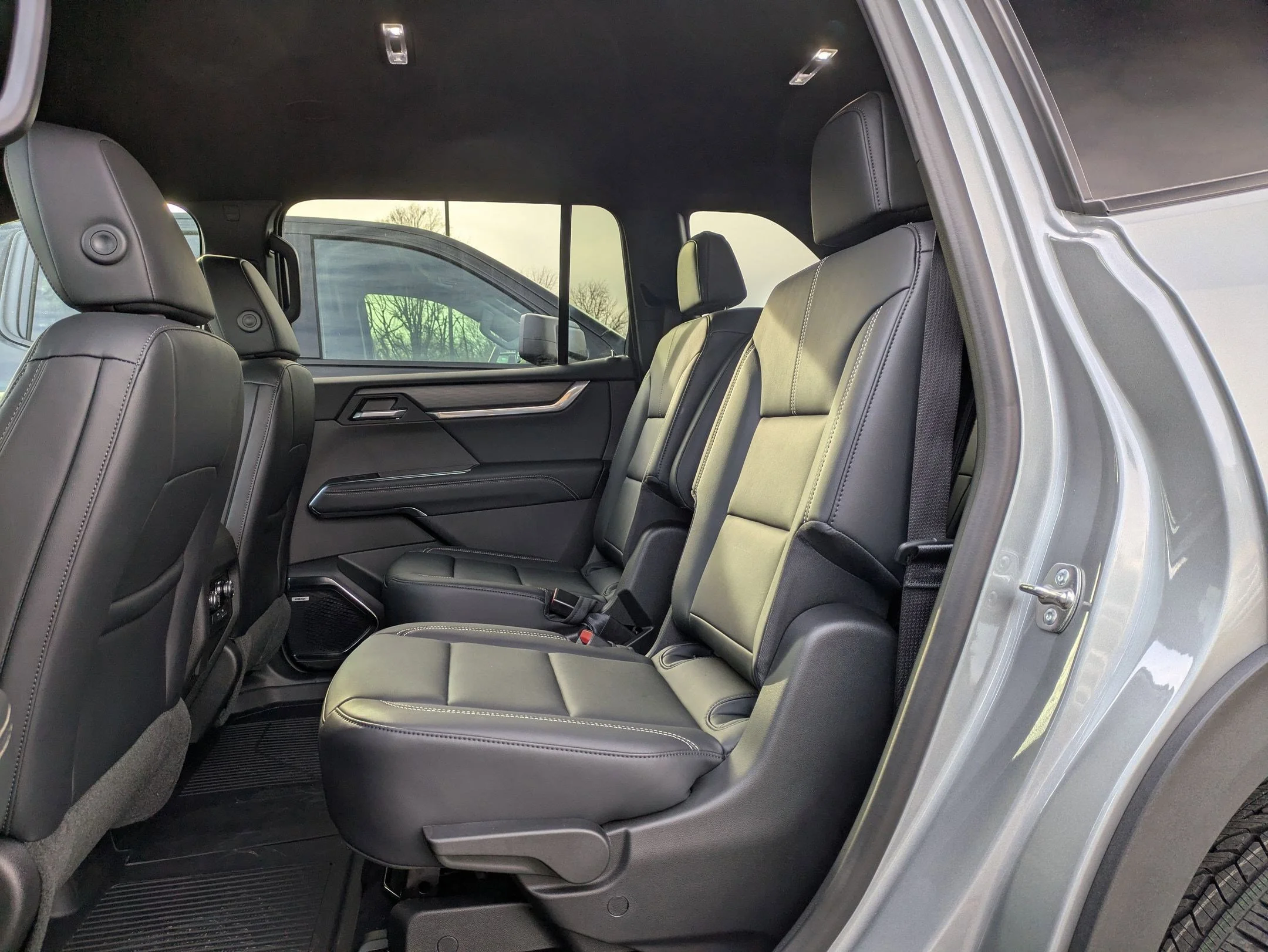 2026 GMC Acadia Elevation - Photo 10