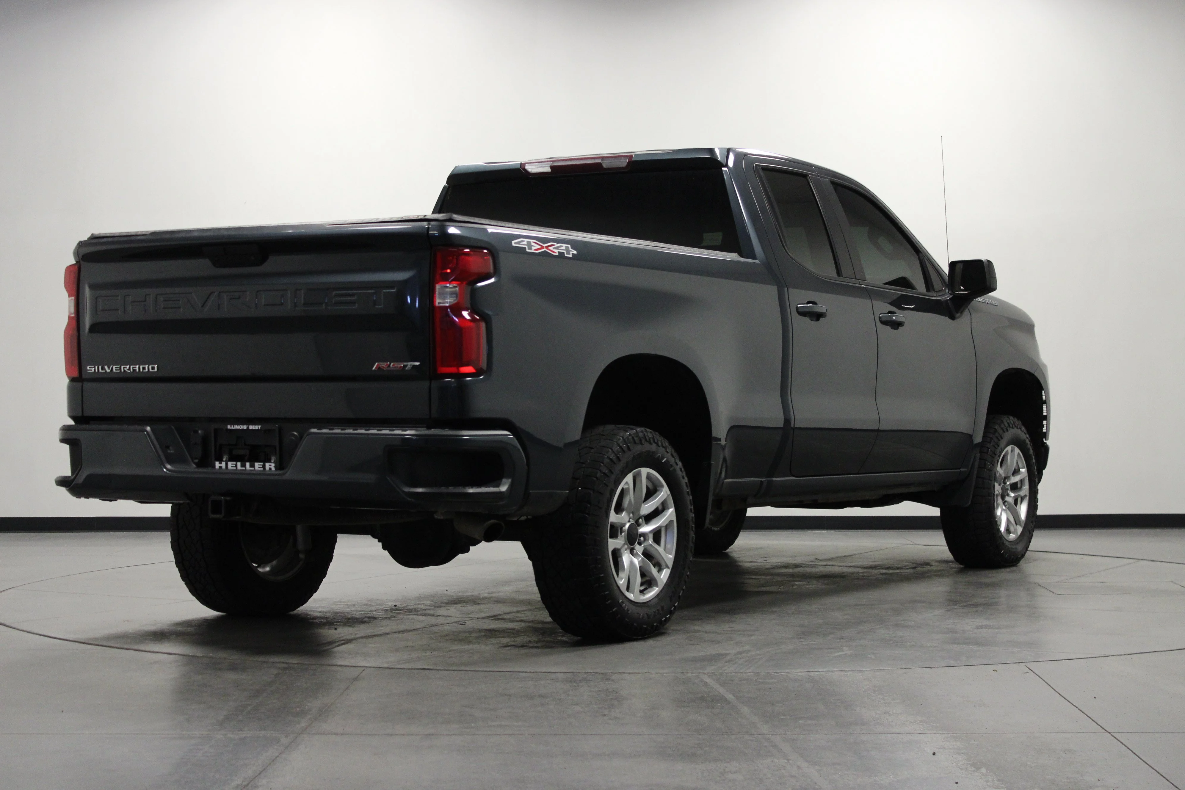 Used 2021 Shadow Gray Metallic Chevrolet RST image 4
