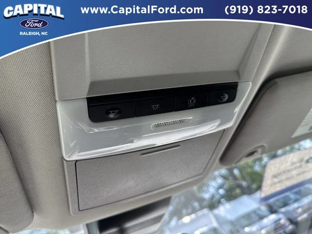 Used 2025 White Nissan 2.5 SV image 32