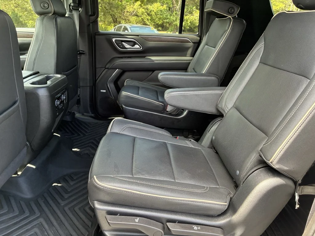 Used 2023 SUMMIT WHITE Chevrolet Premier image 16