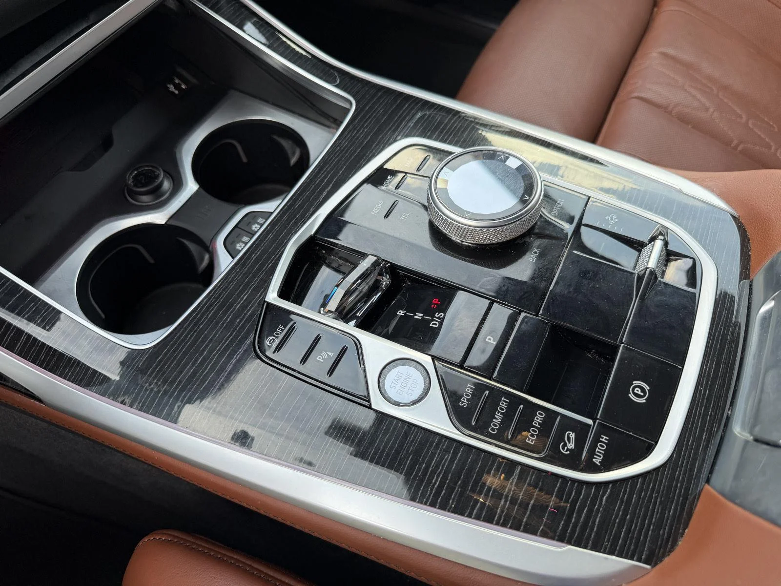 Used 2025 Black Sapphire Metallic BMW M60i image 14