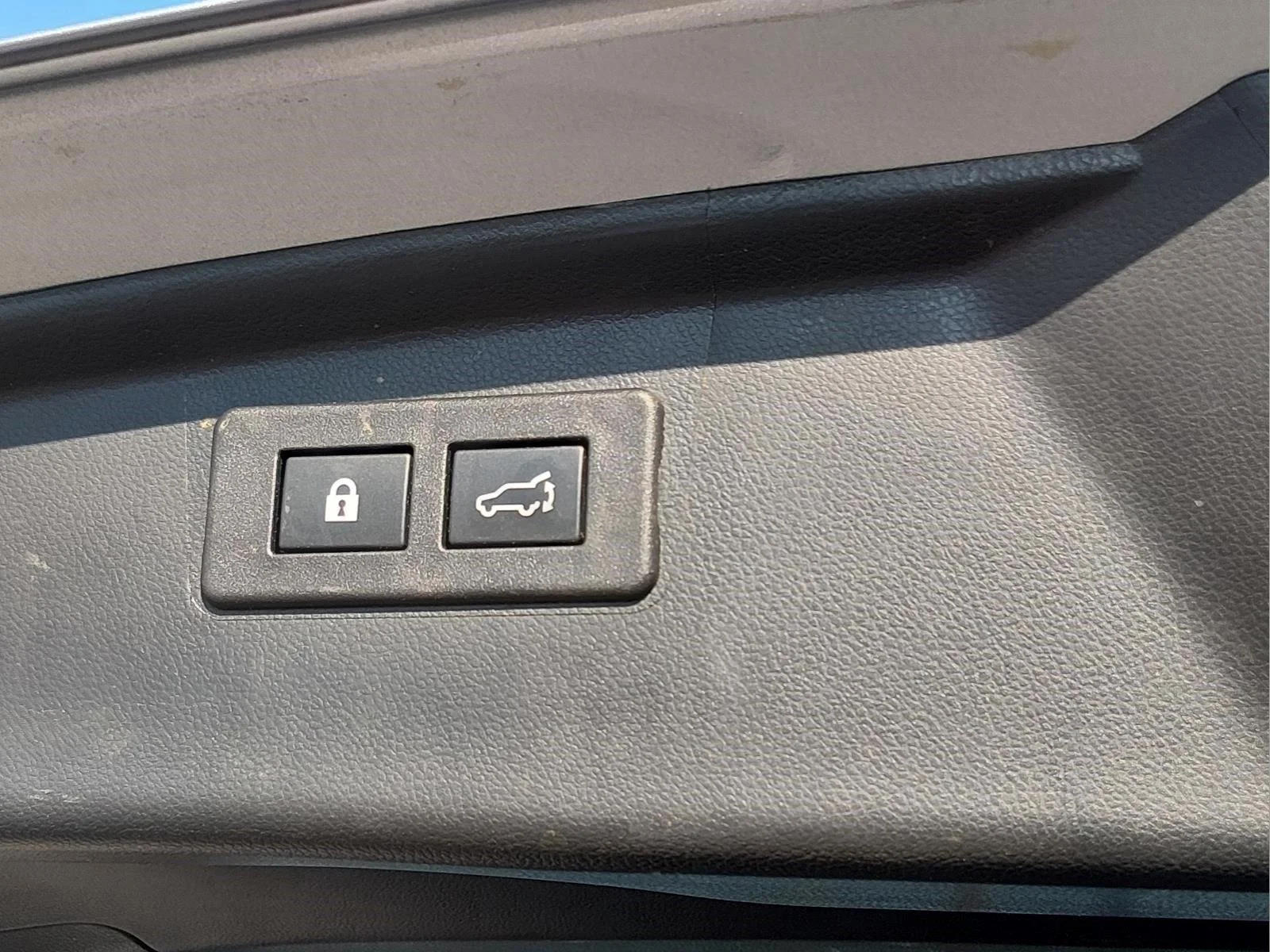 Used 2022 Ice Silver Metallic Subaru Onyx Edition XT image 22