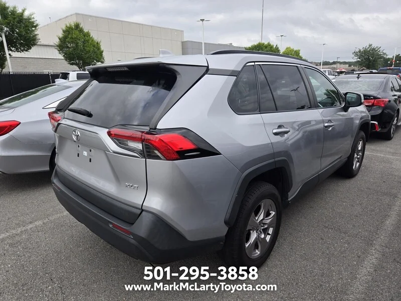 Used 2022 Silver Sky Metallic TOYOTA XLE image 7