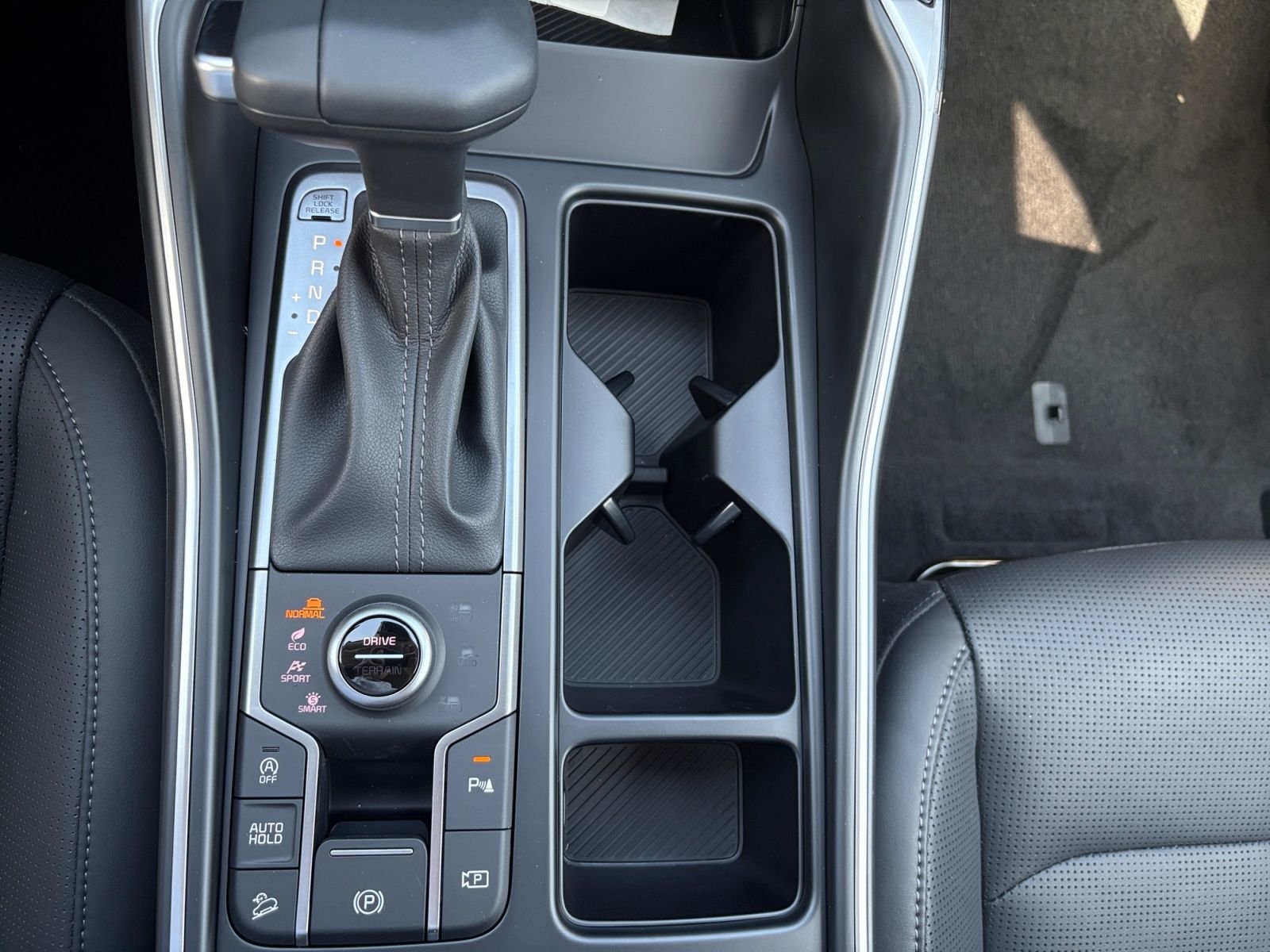 New 2026 Ivory Silver Kia S image 28