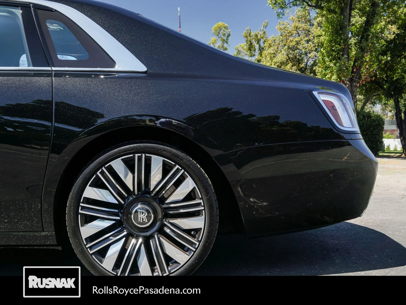 New 2026 Black Diamond Rolls-Royce  image 4