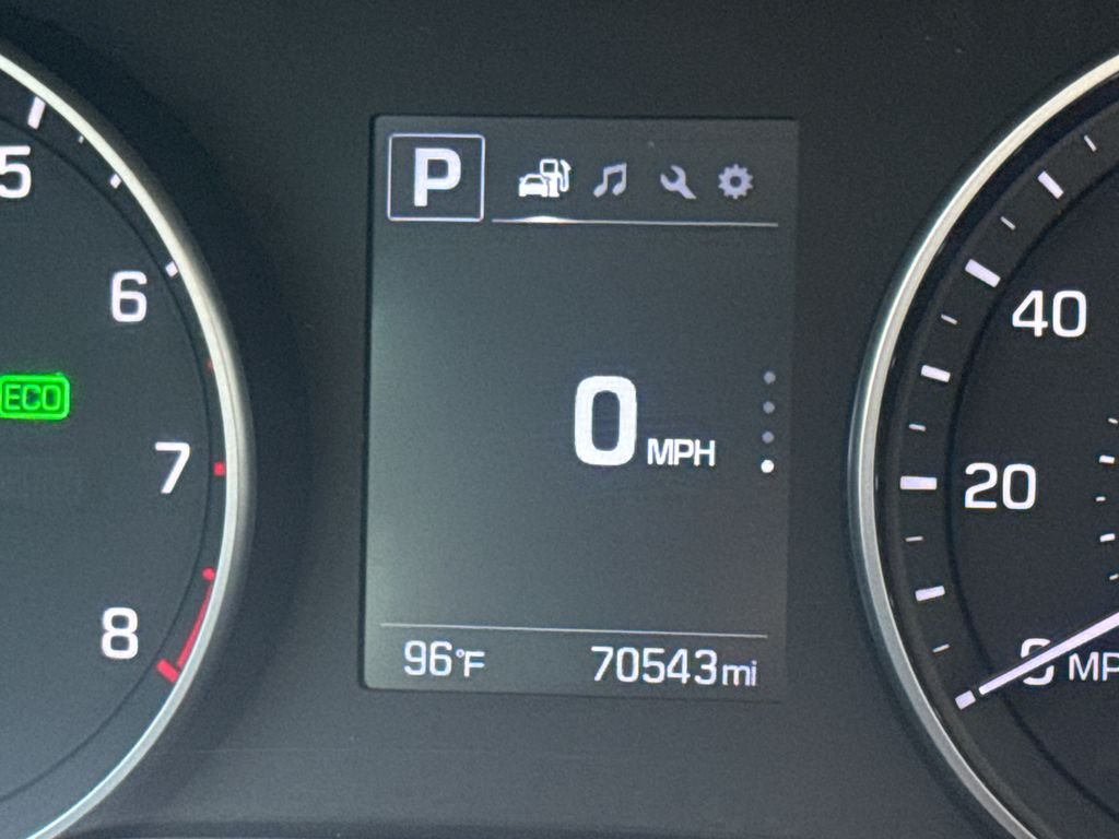 Used 2017 Silver Hyundai SE image 30