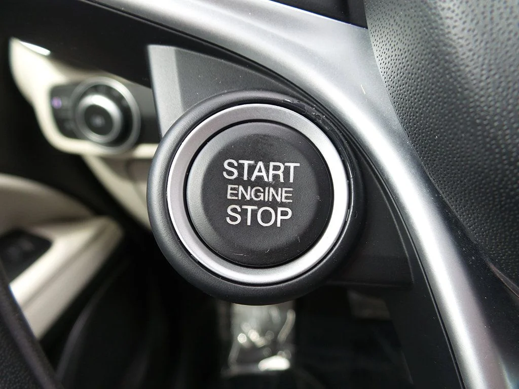 Used 2019 Black Alfa Romeo Base image 32