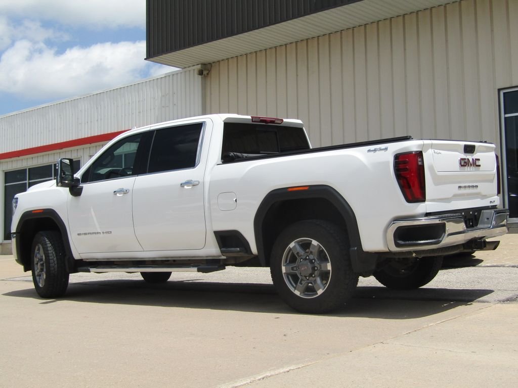 Used 2025 White GMC SLT image 10